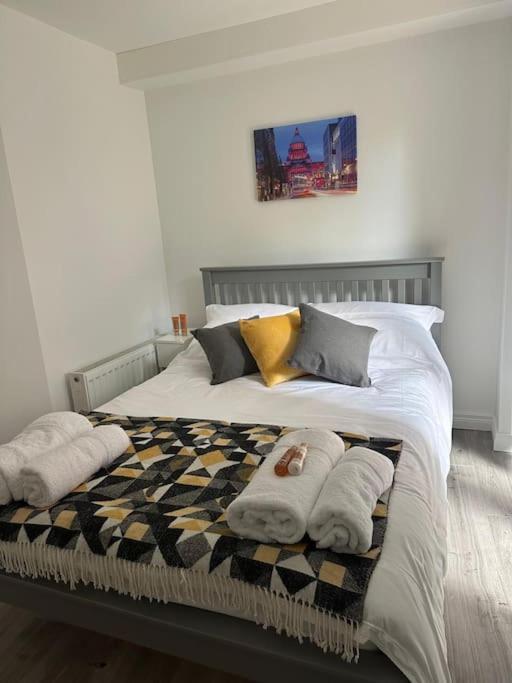 Modern 1-Bed Apartment بلفاست المظهر الخارجي الصورة