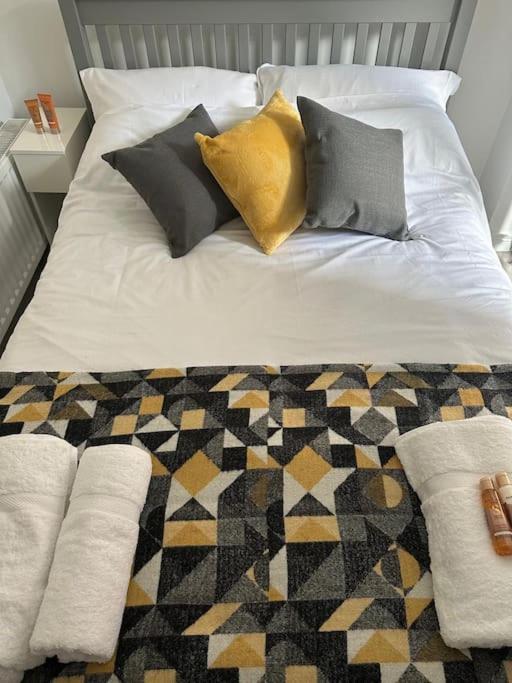 Modern 1-Bed Apartment بلفاست المظهر الخارجي الصورة